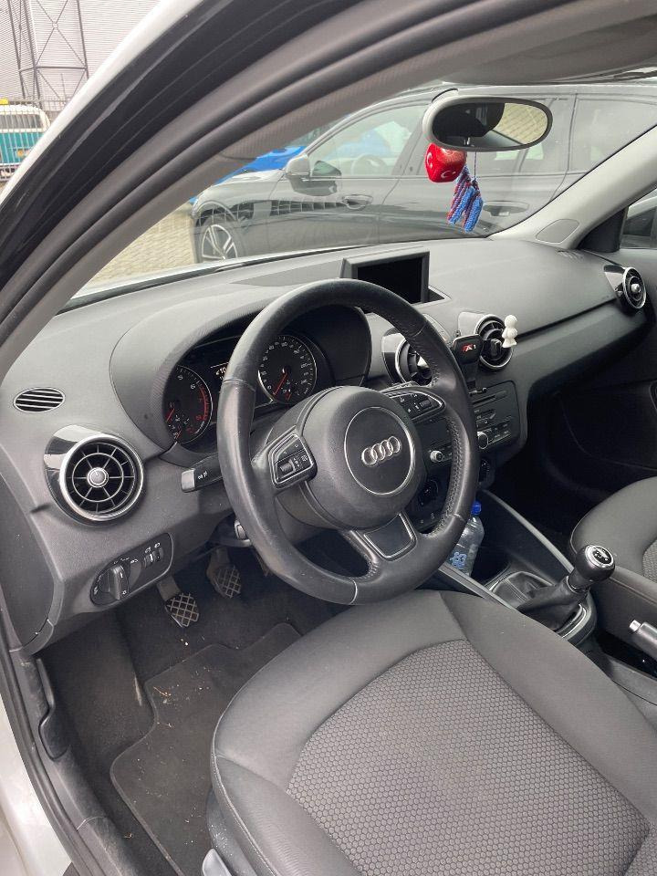 Audi A1 Sportback 1.2 TFSI Admired | 2013 | 216.082 km | 9KSJ53 | NAP: Logisch - Hečbek: slika 5 Audi A1 Sportback 1.2 TFSI Admired | 2013 | 216.082 km | 9KSJ53 | NAP: Logisch - Hečbek: slika 5