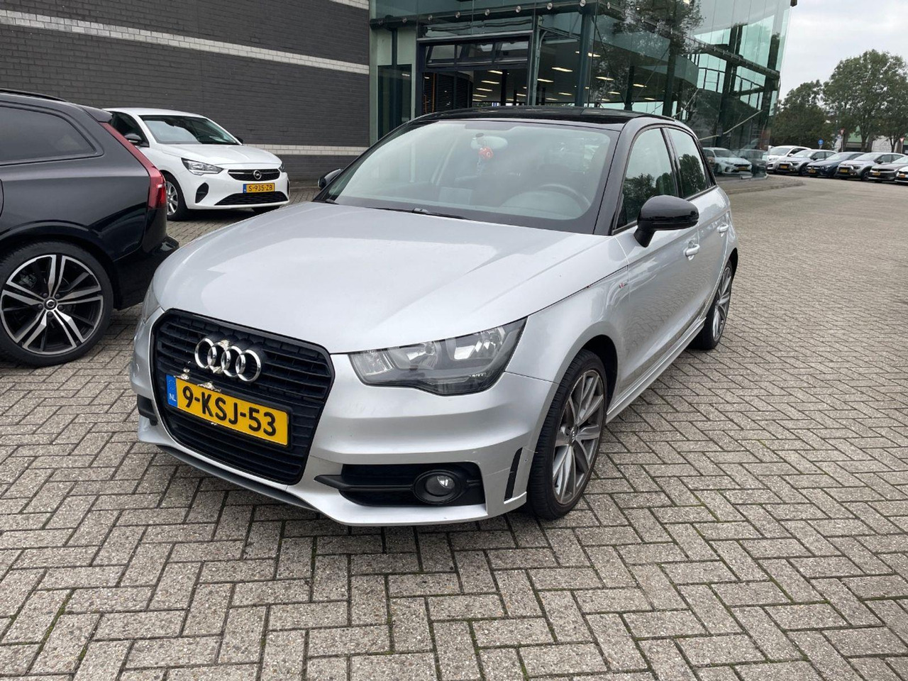 Audi A1 Sportback 1.2 TFSI Admired | 2013 | 216.082 km | 9KSJ53 | NAP: Logisch - Hečbek: slika 1 Audi A1 Sportback 1.2 TFSI Admired | 2013 | 216.082 km | 9KSJ53 | NAP: Logisch - Hečbek: slika 1