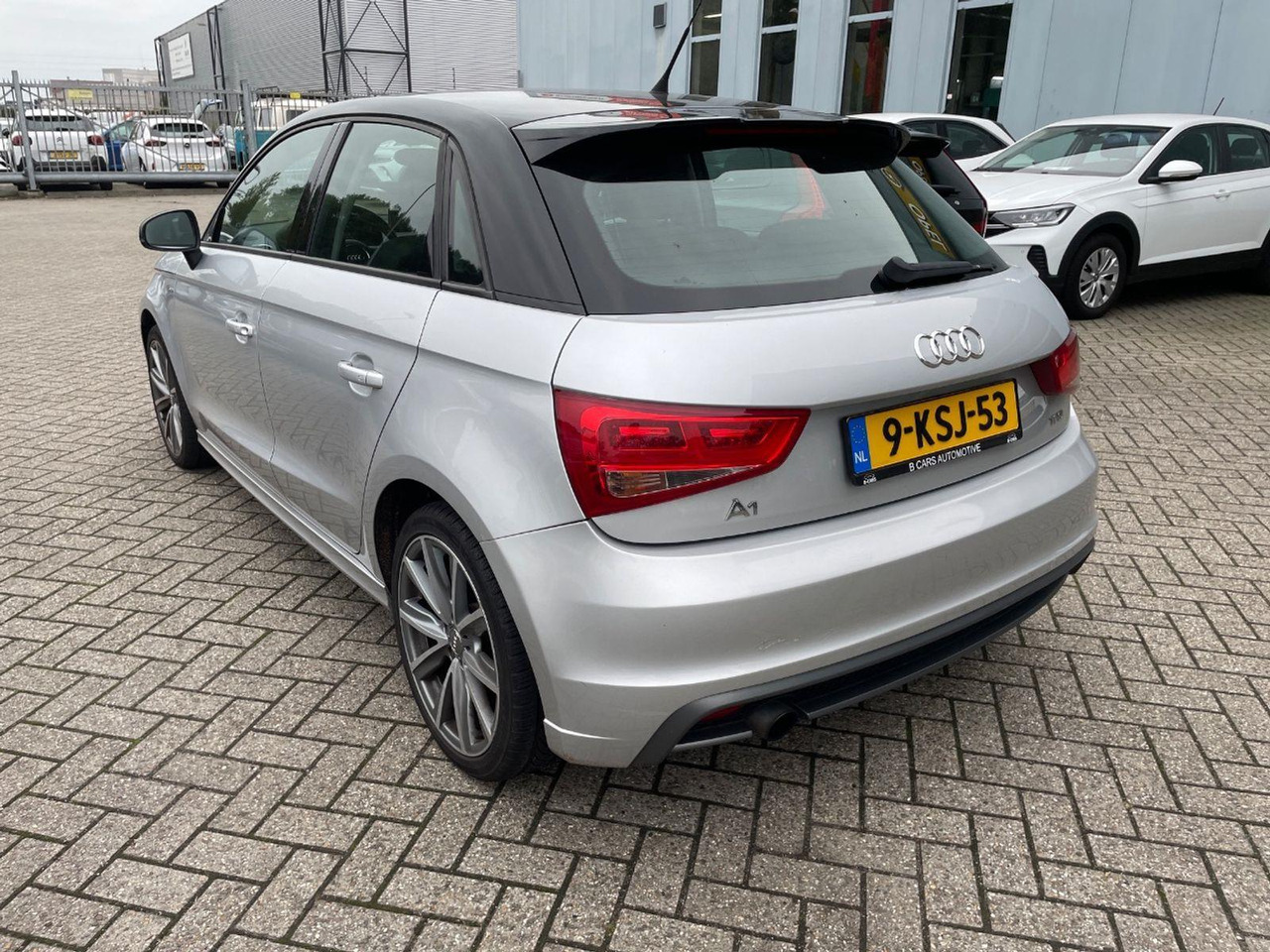 Audi A1 Sportback 1.2 TFSI Admired | 2013 | 216.082 km | 9KSJ53 | NAP: Logisch - Hečbek: slika 3 Audi A1 Sportback 1.2 TFSI Admired | 2013 | 216.082 km | 9KSJ53 | NAP: Logisch - Hečbek: slika 3