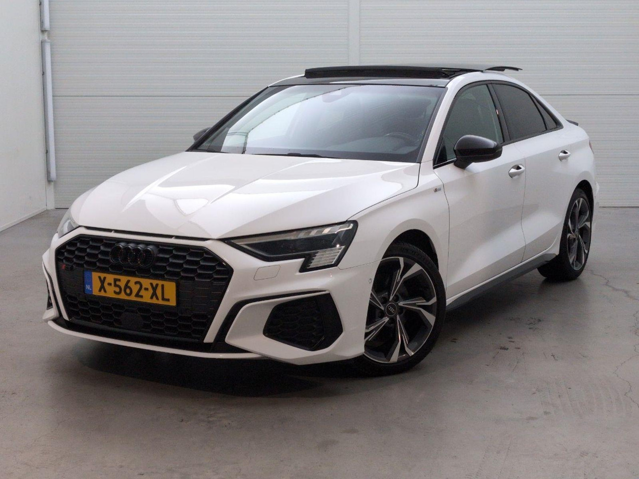 Audi A3 Limousine 35 TFSI edition one | 2022 | 54.418 km | Automaat | X562XL | NAP: Geen oordeel - Limuzina: slika 1 Audi A3 Limousine 35 TFSI edition one | 2022 | 54.418 km | Automaat | X562XL | NAP: Geen oordeel - Limuzina: slika 1