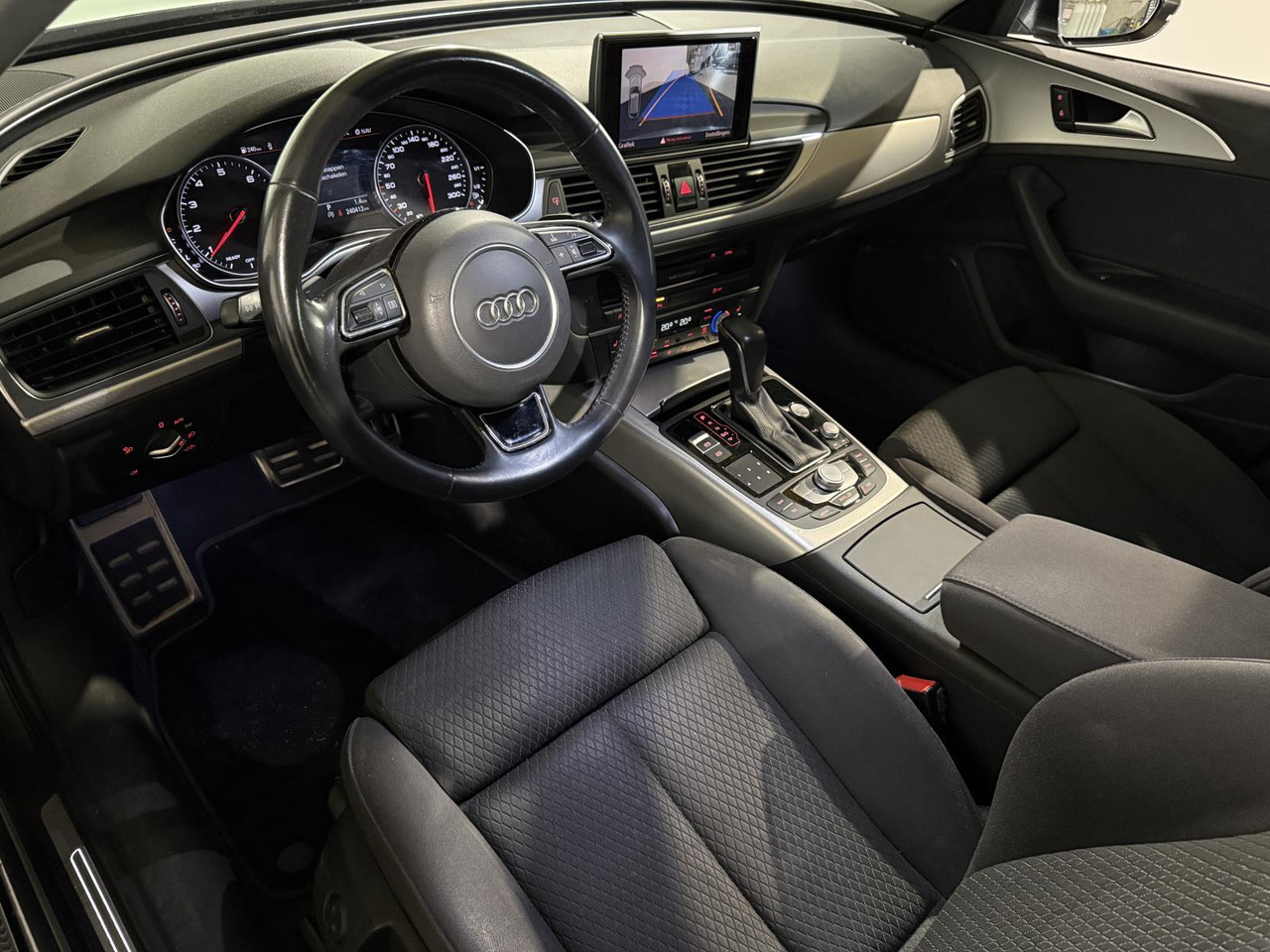 Audi | A6 Avant | 1.8 TFSI ultra Premium Edition | 2016 | 240.412 km | Automaat | L563VD | Geen oordeel - Automobil: slika 4 Audi | A6 Avant | 1.8 TFSI ultra Premium Edition | 2016 | 240.412 km | Automaat | L563VD | Geen oordeel - Automobil: slika 4