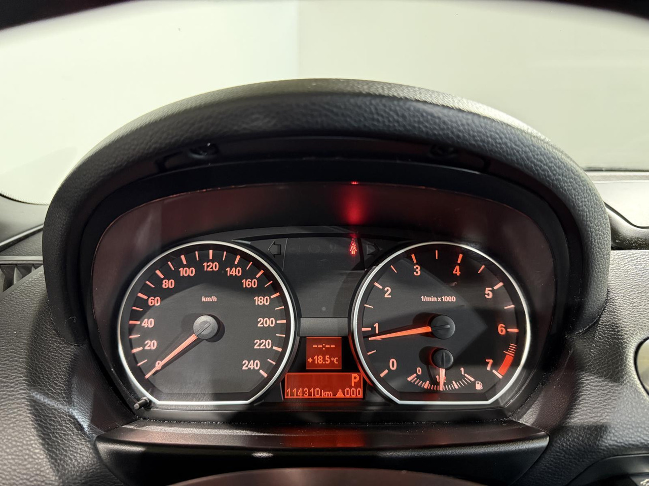 BMW | 1-serie Cabrio | 118i High Executive | 2009 | 114.310 km | 43HZT4 | Logisch - Automobil: slika 4 BMW | 1-serie Cabrio | 118i High Executive | 2009 | 114.310 km | 43HZT4 | Logisch - Automobil: slika 4