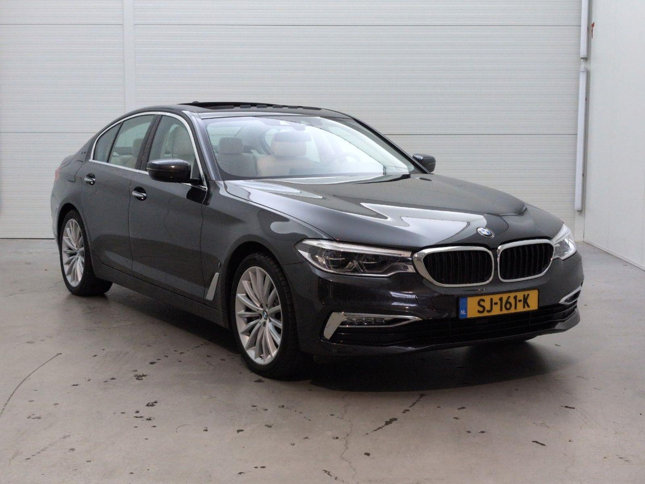 BMW 5-serie 530e iPerformance High Executive | 2018 | 183.874 km | Automaat | SJ161K | NAP: Logisch - Limuzina: slika 2 BMW 5-serie 530e iPerformance High Executive | 2018 | 183.874 km | Automaat | SJ161K | NAP: Logisch - Limuzina: slika 2