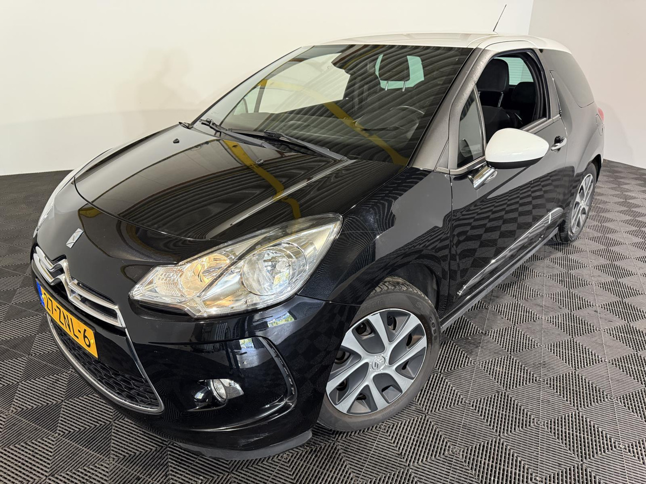 Citroen | DS3 | 1.2 VTi Business | 2013 | 136.694 km | 27ZNL6 | Logisch - Hečbek: slika 1 Citroen | DS3 | 1.2 VTi Business | 2013 | 136.694 km | 27ZNL6 | Logisch - Hečbek: slika 1