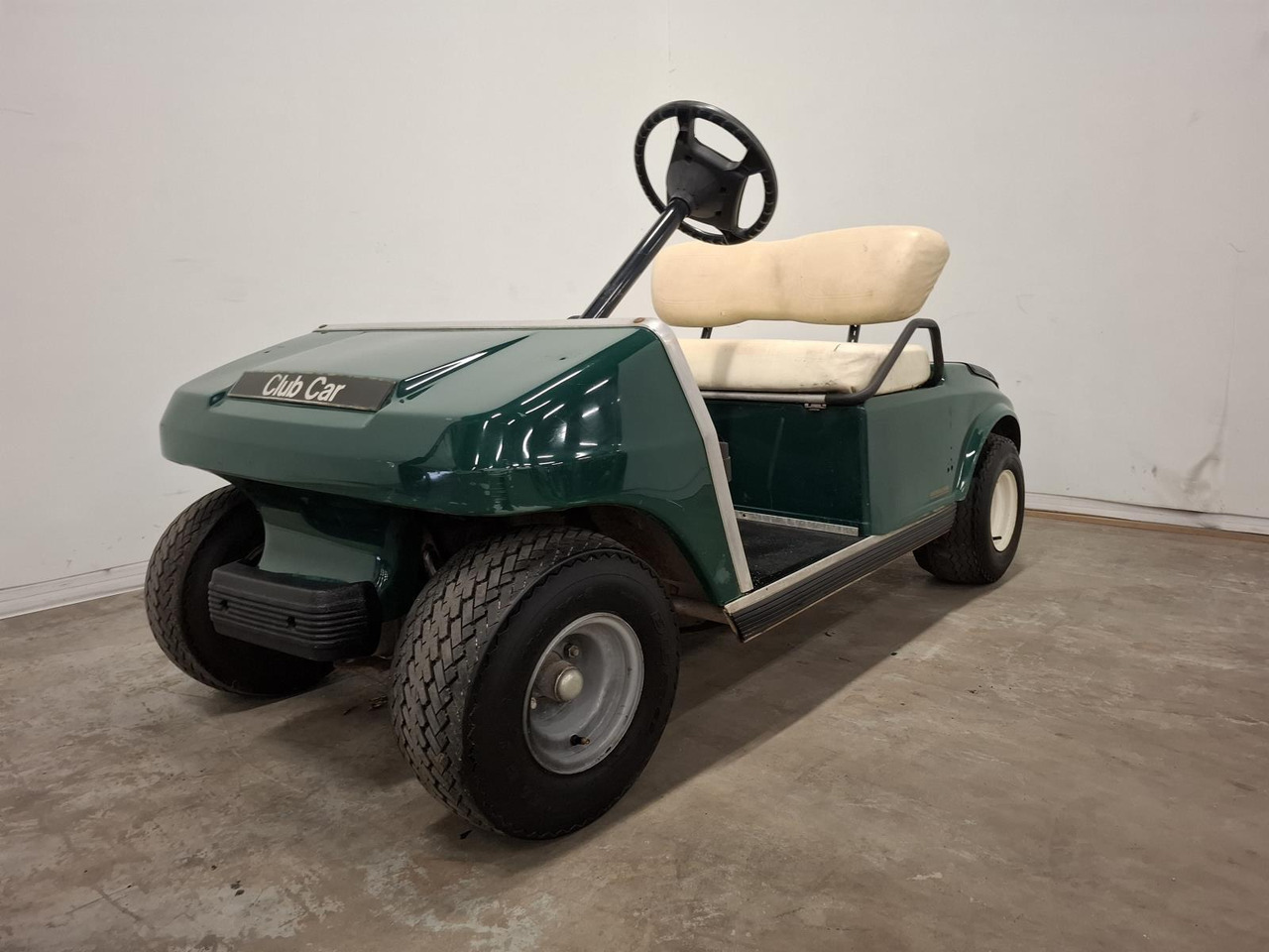 ClubCar DS 2 seater (1) A9747-622827 - Golf auto: slika 1 ClubCar DS 2 seater (1) A9747-622827 - Golf auto: slika 1
