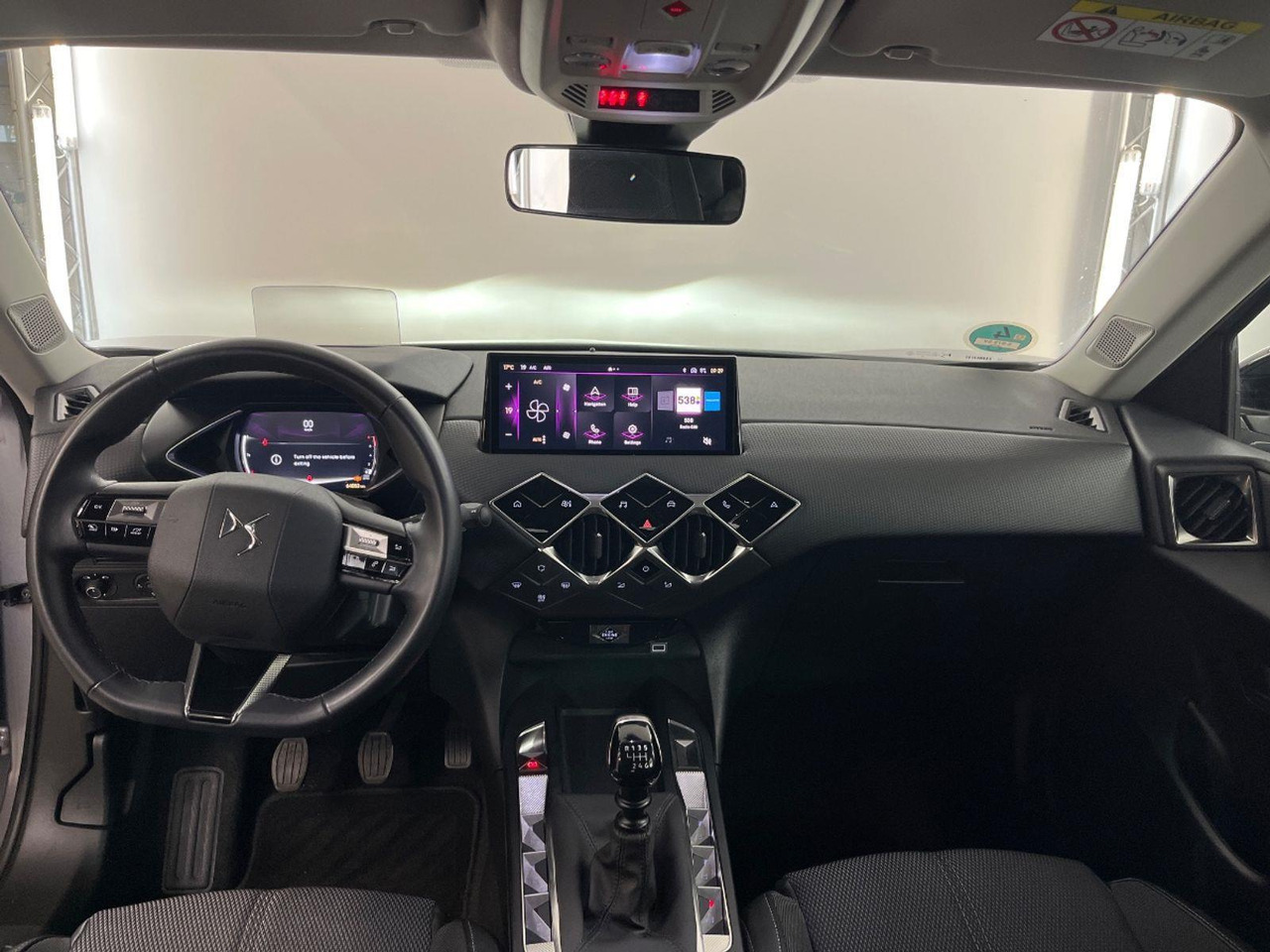 DS 3 1.2 PureTech Bastille | 2023 | 64.053 km | S079SV | NAP: Logisch - SUVSUV: slika 5 DS 3 1.2 PureTech Bastille | 2023 | 64.053 km | S079SV | NAP: Logisch - SUVSUV: slika 5