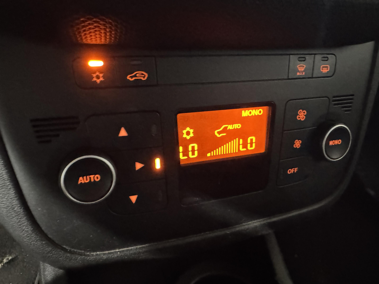Fiat Punto Evo 1.3 M-Jet Easy | 2012 | 229.305 km | 50-XNH-1 - Hečbek: slika 5 Fiat Punto Evo 1.3 M-Jet Easy | 2012 | 229.305 km | 50-XNH-1 - Hečbek: slika 5