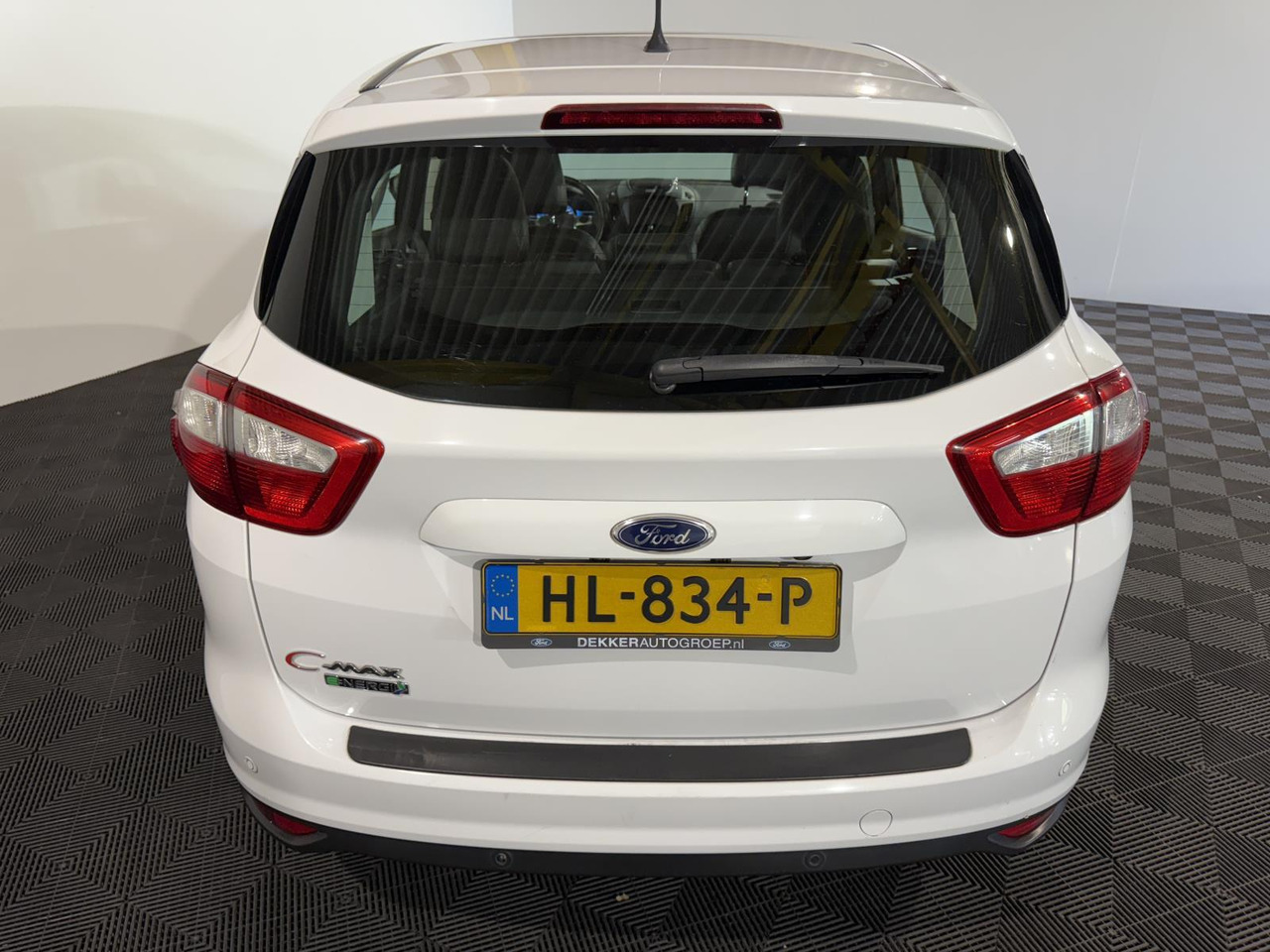 Ford C-Max 2.0 Plug-in Hybrid Titanium Plus | 2015 | 233.632 km | HL-834-P - Automobil: slika 2 Ford C-Max 2.0 Plug-in Hybrid Titanium Plus | 2015 | 233.632 km | HL-834-P - Automobil: slika 2