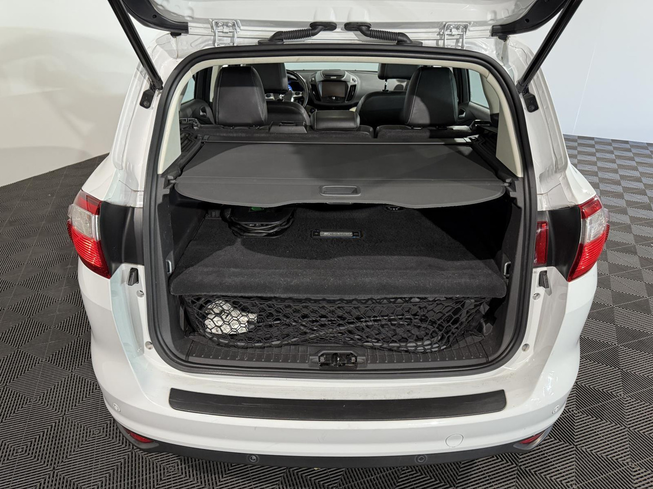Ford C-Max 2.0 Plug-in Hybrid Titanium Plus | 2015 | 233.632 km | HL-834-P - Automobil: slika 5 Ford C-Max 2.0 Plug-in Hybrid Titanium Plus | 2015 | 233.632 km | HL-834-P - Automobil: slika 5