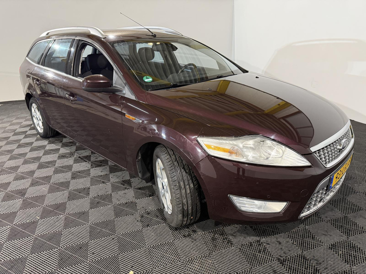 Ford | Mondeo Wagon | 2.0-16V Limited | 2010 | 193.300 km | 93LFJ8 | Logisch - Automobil: slika 4 Ford | Mondeo Wagon | 2.0-16V Limited | 2010 | 193.300 km | 93LFJ8 | Logisch - Automobil: slika 4