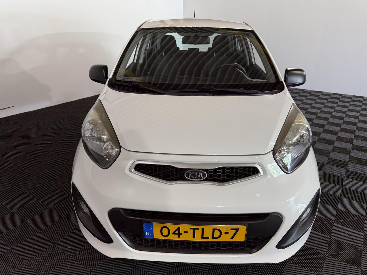 Kia Picanto 1.0 CVVT | 2012 | 70.028 km | 04-TLD- 7 - Hečbek: slika 4 Kia Picanto 1.0 CVVT | 2012 | 70.028 km | 04-TLD- 7 - Hečbek: slika 4