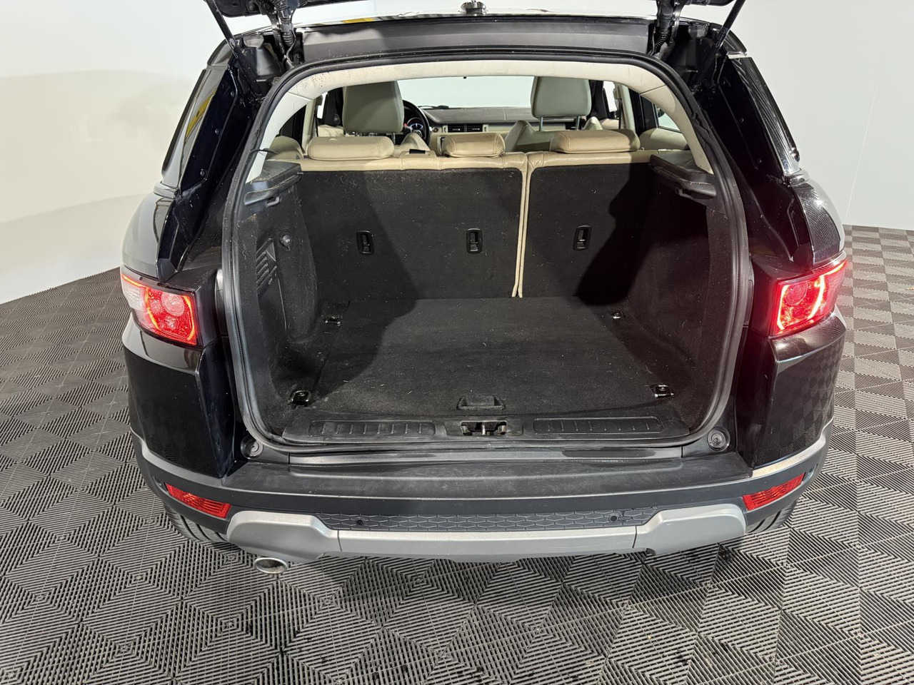 Land Rover Range Rover Evoque 2.2 TD4 4WD Pure | 2013 | 288.735 km | 6-KLG-46 - SUVSUV: slika 5 Land Rover Range Rover Evoque 2.2 TD4 4WD Pure | 2013 | 288.735 km | 6-KLG-46 - SUVSUV: slika 5