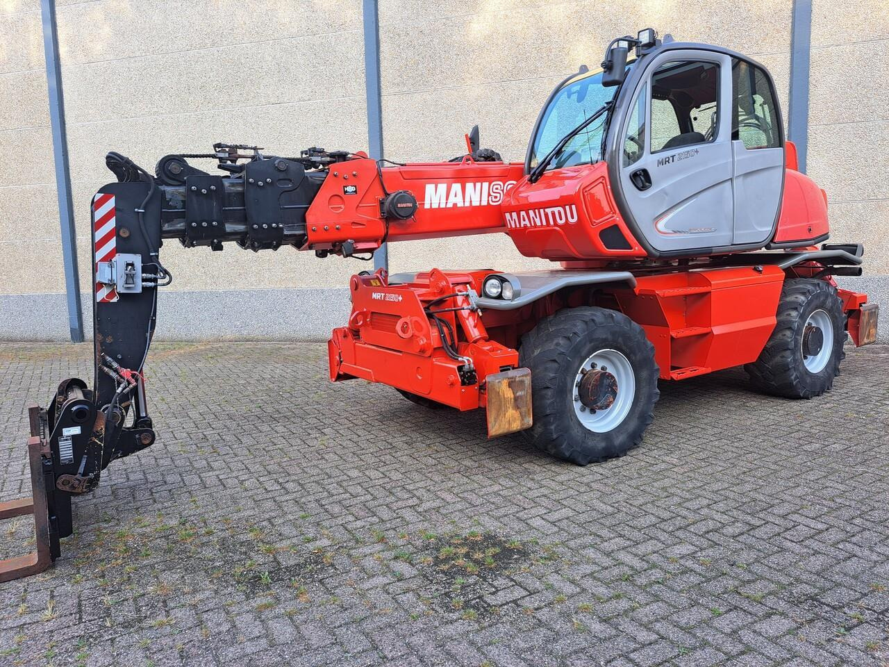 Manitou MRT 2150+ Privilege All-Terrain Roterende Verreiker (2015) - Teleskopski upravljač: slika 2 Manitou MRT 2150+ Privilege All-Terrain Roterende Verreiker (2015) - Teleskopski upravljač: slika 2