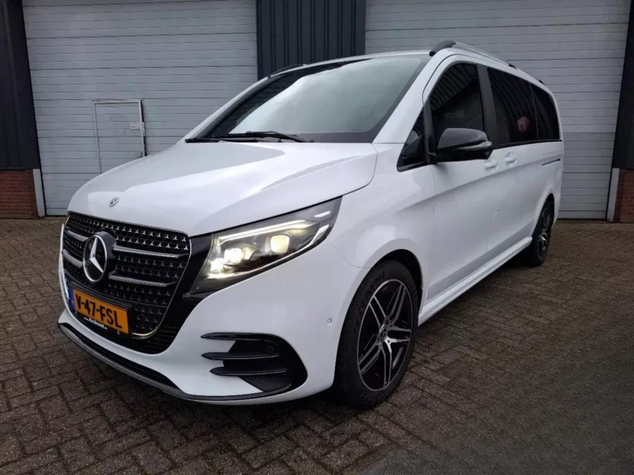 Mercedes-Benz V-Klasse AVANTGARDE V300d AUT Lang Vol opties 2024 V-47-FSL - Dostavno vozilo sa duplom kabinom: slika 1 Mercedes-Benz V-Klasse AVANTGARDE V300d AUT Lang Vol opties 2024 V-47-FSL - Dostavno vozilo sa duplom kabinom: slika 1