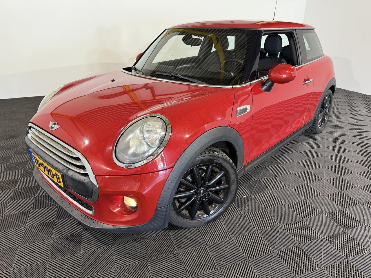 Mini | Mini | 1.5 One D | 2014 | 182.506 km | TD990B | Geen oordeel - Hečbek: slika 1 Mini | Mini | 1.5 One D | 2014 | 182.506 km | TD990B | Geen oordeel - Hečbek: slika 1