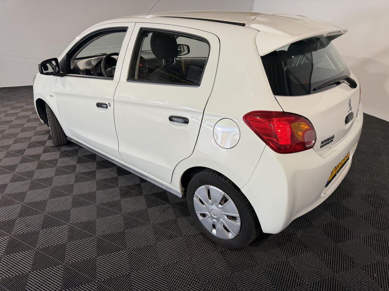 Mitsubishi | Space Star | 1.0 Inform | 2013 | 169.821 km | 4KDJ36 | Logisch - Hečbek: slika 3 Mitsubishi | Space Star | 1.0 Inform | 2013 | 169.821 km | 4KDJ36 | Logisch - Hečbek: slika 3