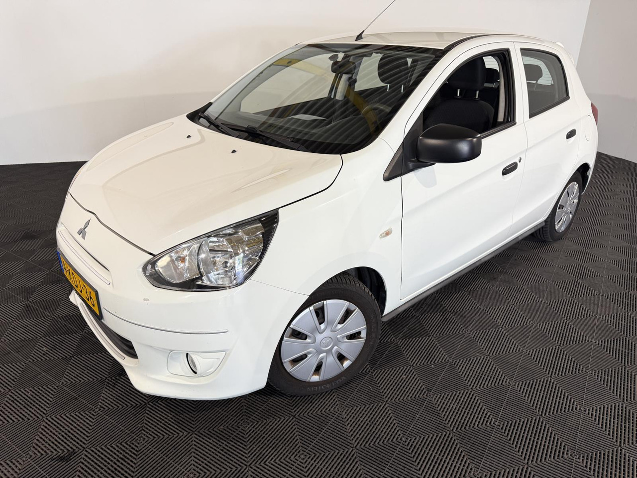 Mitsubishi | Space Star | 1.0 Inform | 2013 | 169.821 km | 4KDJ36 | Logisch - Hečbek: slika 1 Mitsubishi | Space Star | 1.0 Inform | 2013 | 169.821 km | 4KDJ36 | Logisch - Hečbek: slika 1