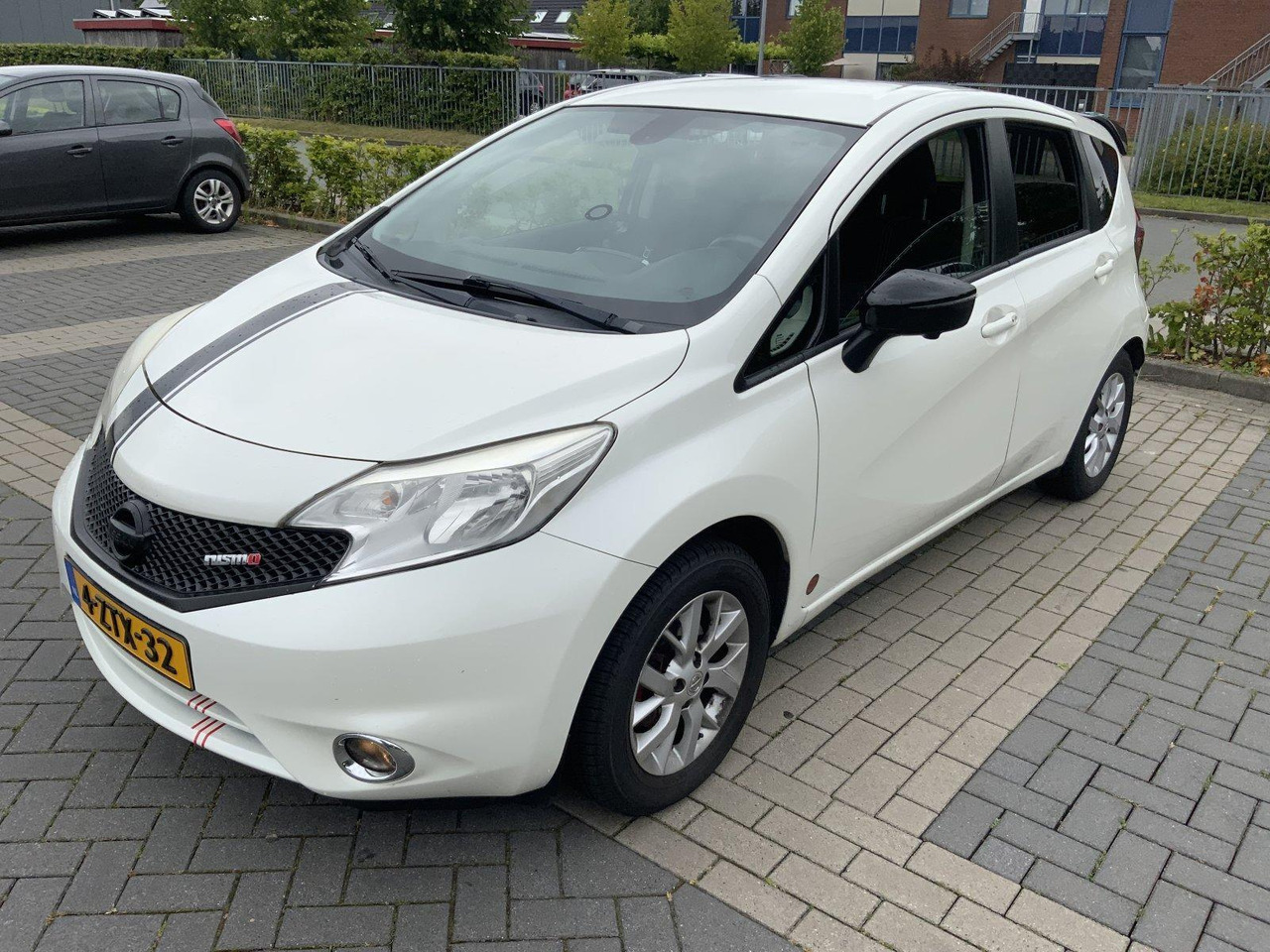 Nissan Note 1.2 Connect Edition | 4-ZTX-32 | 67.158 km | 2015 - Automobil: slika 1 Nissan Note 1.2 Connect Edition | 4-ZTX-32 | 67.158 km | 2015 - Automobil: slika 1
