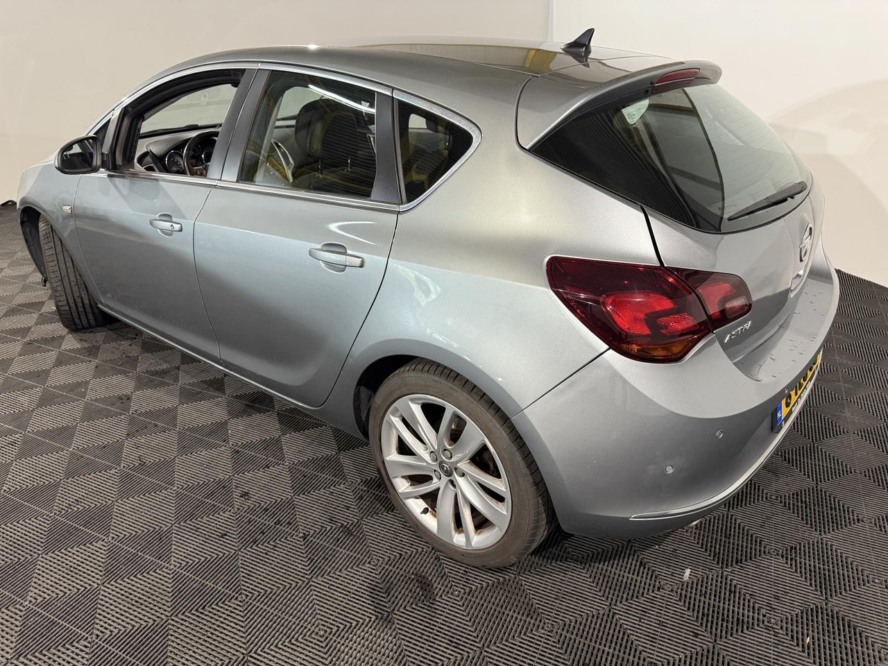 Opel Astra 1.4 Turbo Sport |2014 | 198.191 km | 6-TLG-85 - Hečbek: slika 3 Opel Astra 1.4 Turbo Sport |2014 | 198.191 km | 6-TLG-85 - Hečbek: slika 3