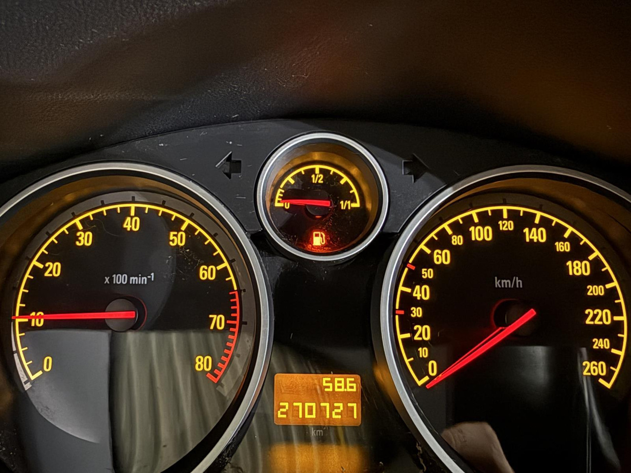Opel Astra GTC 1.6 Edition | 2006 | 270.729 km | 44-SX-ZT - Hečbek: slika 4 Opel Astra GTC 1.6 Edition | 2006 | 270.729 km | 44-SX-ZT - Hečbek: slika 4