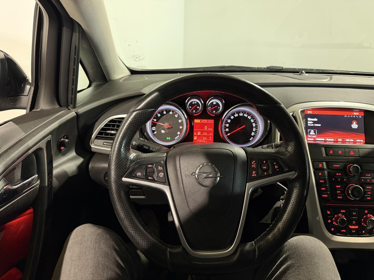 Opel | Astra Sports Tourer | 1.4 Turbo Sport + | 2015 | 218.258 km | HG259B | Logisch - Automobil: slika 5 Opel | Astra Sports Tourer | 1.4 Turbo Sport + | 2015 | 218.258 km | HG259B | Logisch - Automobil: slika 5