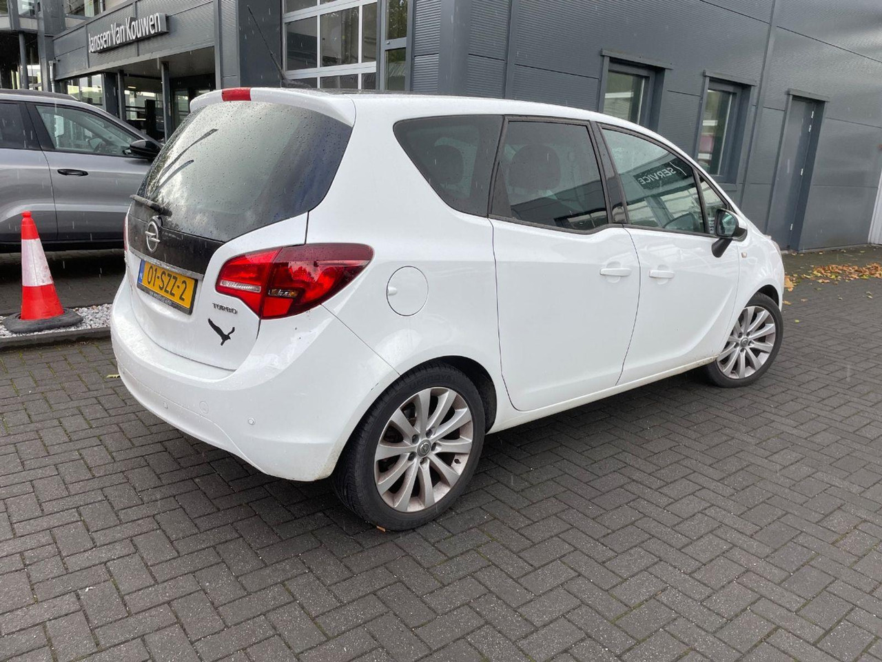 Opel Meriva 1.4 Turbo Cosmo | 2011 | 254.022 km | 01SZZ2 | NAP: Logisch - Automobil: slika 4 Opel Meriva 1.4 Turbo Cosmo | 2011 | 254.022 km | 01SZZ2 | NAP: Logisch - Automobil: slika 4