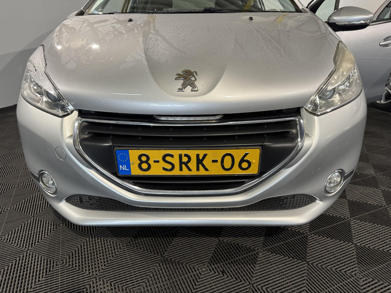 Peugeot 208 1.2 VTi Allure | 2013 | 160.154 km | 8-SRK-06 - Hečbek: slika 2 Peugeot 208 1.2 VTi Allure | 2013 | 160.154 km | 8-SRK-06 - Hečbek: slika 2