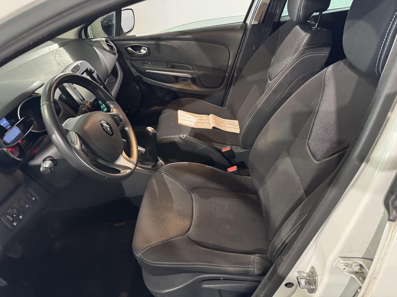Renault Clio 0.9 TCe ECO Night&Day | 2015 | 170.065 km | HD-254 T - Hečbek: slika 3 Renault Clio 0.9 TCe ECO Night&Day | 2015 | 170.065 km | HD-254 T - Hečbek: slika 3