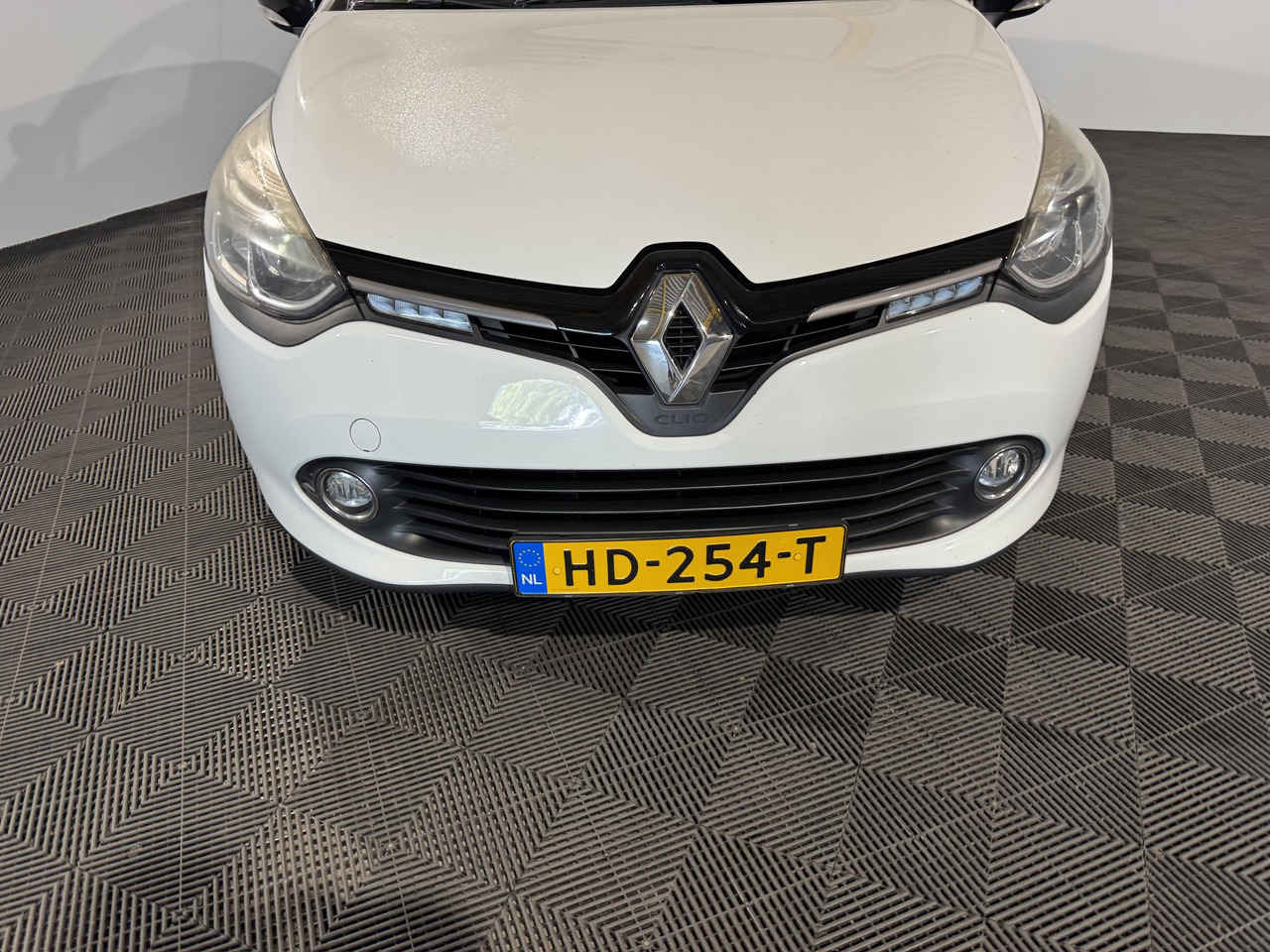 Renault Clio 0.9 TCe ECO Night&Day | 2015 | 170.065 km | HD-254 T - Hečbek: slika 2 Renault Clio 0.9 TCe ECO Night&Day | 2015 | 170.065 km | HD-254 T - Hečbek: slika 2