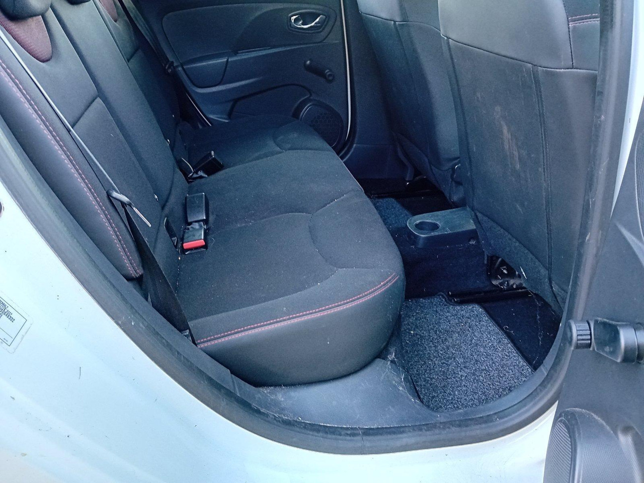 Renault | Clio | 1.2 16V | 2014 | 128.227 km | TN-718-J - Hečbek: slika 4 Renault | Clio | 1.2 16V | 2014 | 128.227 km | TN-718-J - Hečbek: slika 4