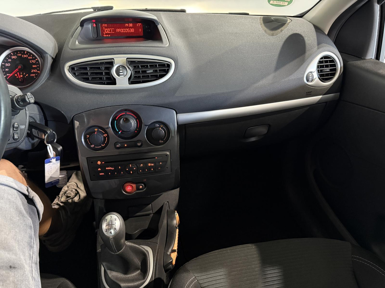 Renault Clio 1.2 TCe Collection | 2012 | 179.266 km | 15-ZDF-9 - Hečbek: slika 5 Renault Clio 1.2 TCe Collection | 2012 | 179.266 km | 15-ZDF-9 - Hečbek: slika 5