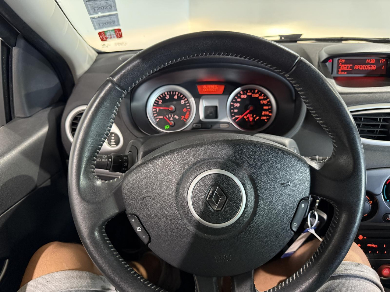 Renault Clio 1.2 TCe Collection | 2012 | 179.266 km | 15-ZDF-9 - Hečbek: slika 4 Renault Clio 1.2 TCe Collection | 2012 | 179.266 km | 15-ZDF-9 - Hečbek: slika 4