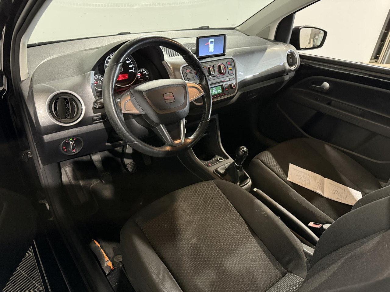 SEAT | Mii | 1.0 Style Sport | 2012 | 246.992 km | 87XVB7 | Logisch - Hečbek: slika 4 SEAT | Mii | 1.0 Style Sport | 2012 | 246.992 km | 87XVB7 | Logisch - Hečbek: slika 4