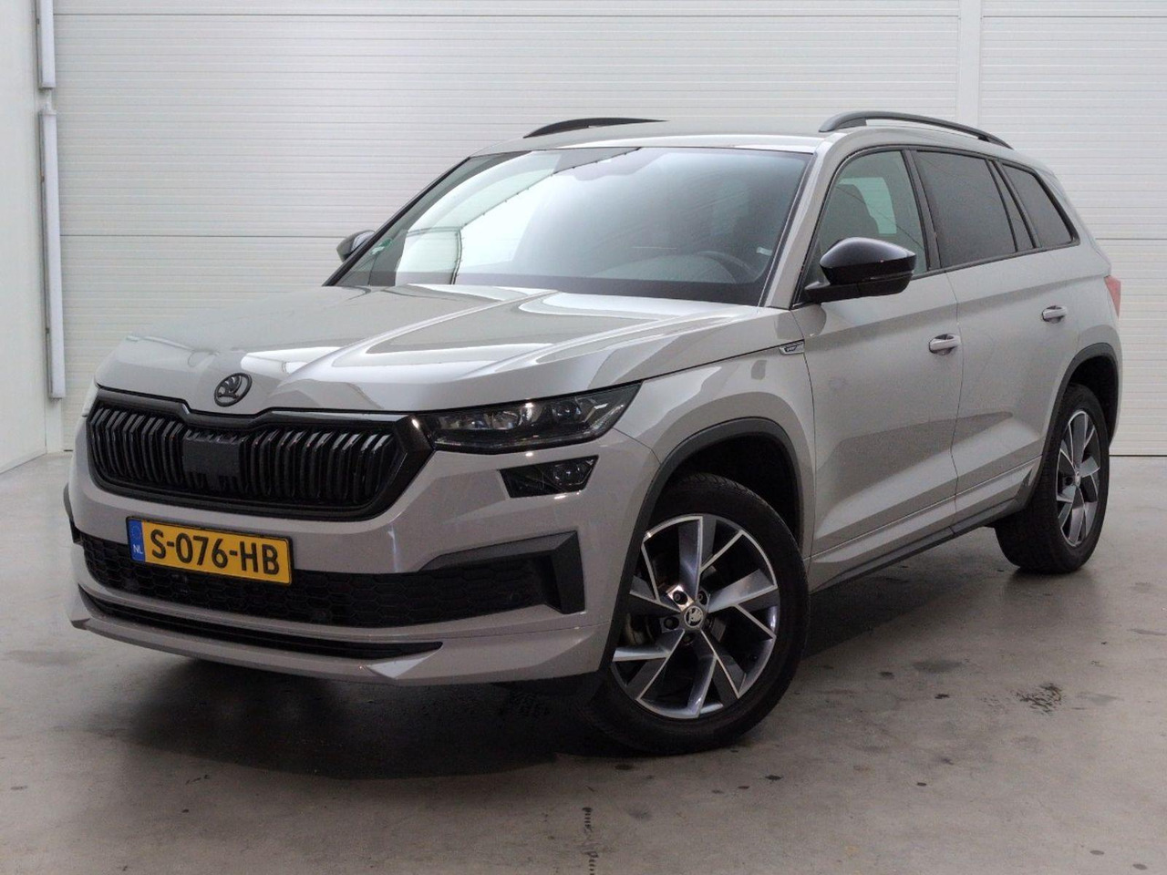 Skoda Kodiaq 1.5 TSI Sportline Business | 2023 | 87.432 km | Automaat | S076HB | NAP: Logisch - SUVSUV: slika 1 Skoda Kodiaq 1.5 TSI Sportline Business | 2023 | 87.432 km | Automaat | S076HB | NAP: Logisch - SUVSUV: slika 1