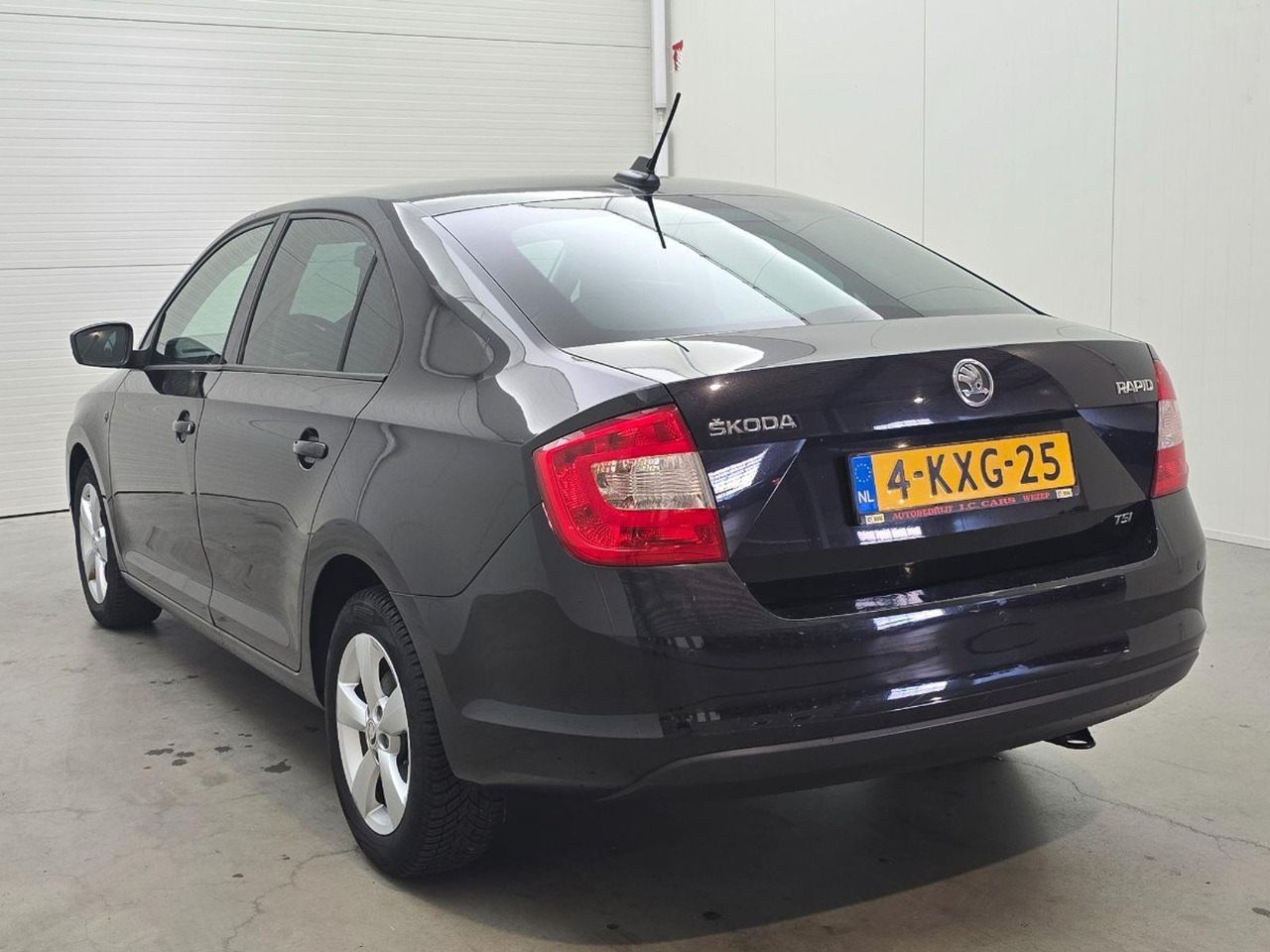 Skoda Rapid 1.2 TSI Greentech Ambition Businessline Plus | 2013 | 230.290 km | 4KXG25 | NAP: Logisch - Hečbek: slika 3 Skoda Rapid 1.2 TSI Greentech Ambition Businessline Plus | 2013 | 230.290 km | 4KXG25 | NAP: Logisch - Hečbek: slika 3