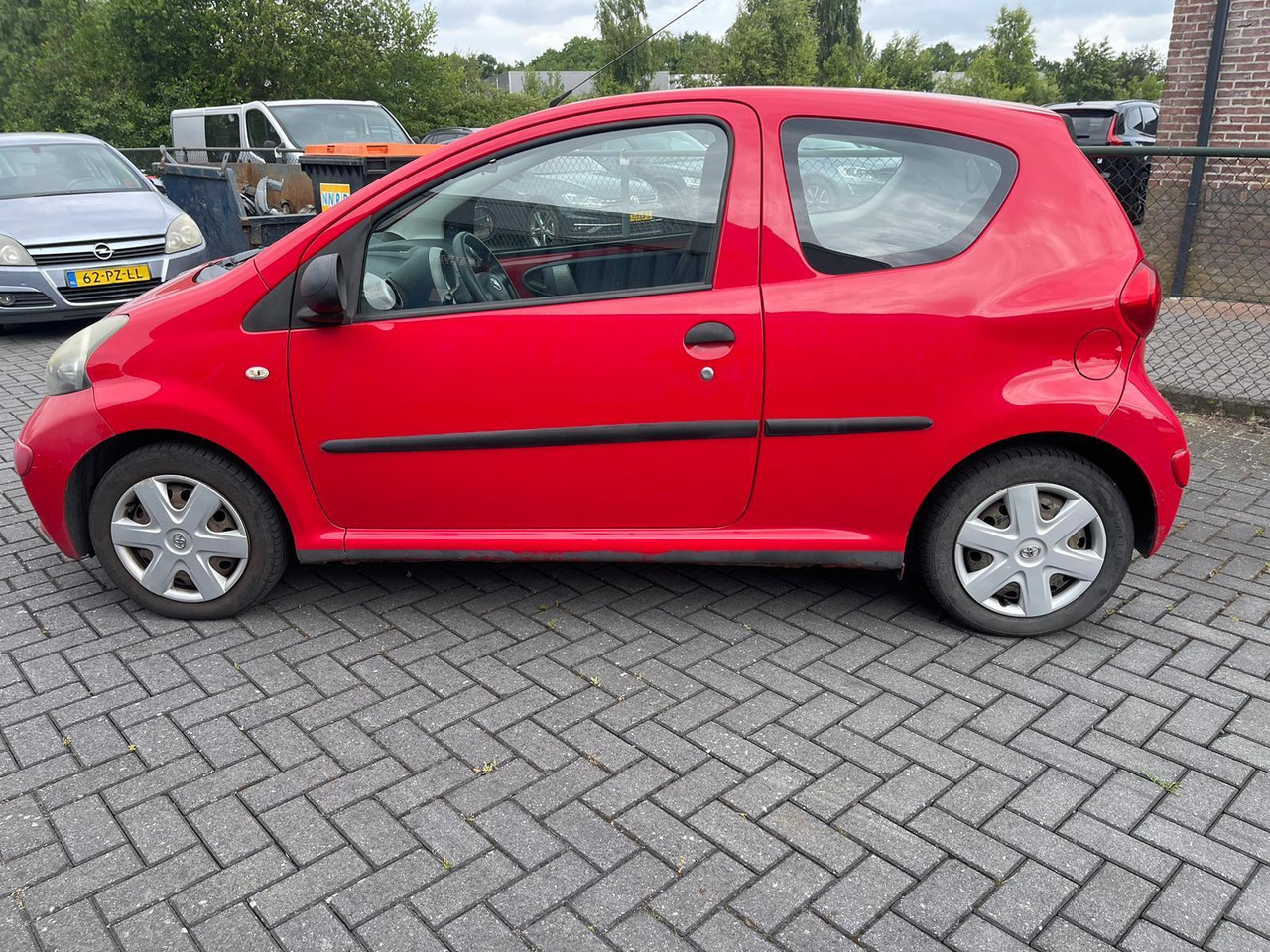 Toyota Aygo 1.0 12V 37-XF-VH - Hečbek: slika 4 Toyota Aygo 1.0 12V 37-XF-VH - Hečbek: slika 4