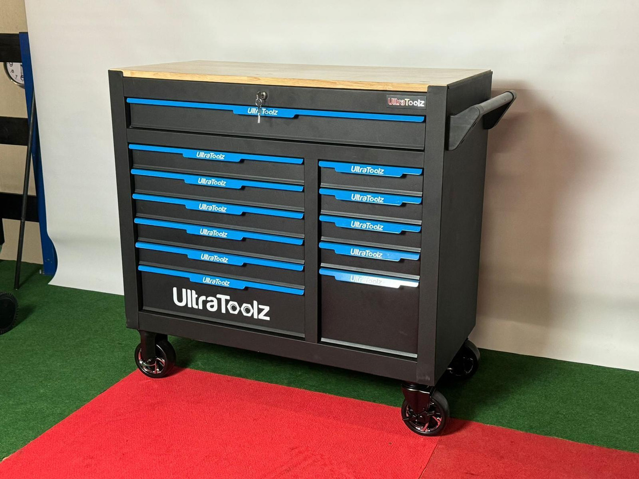 UltraToolz Jumbo gereedschapswagen - Гаражна опрема: slika 2 UltraToolz Jumbo gereedschapswagen - Гаражна опрема: slika 2