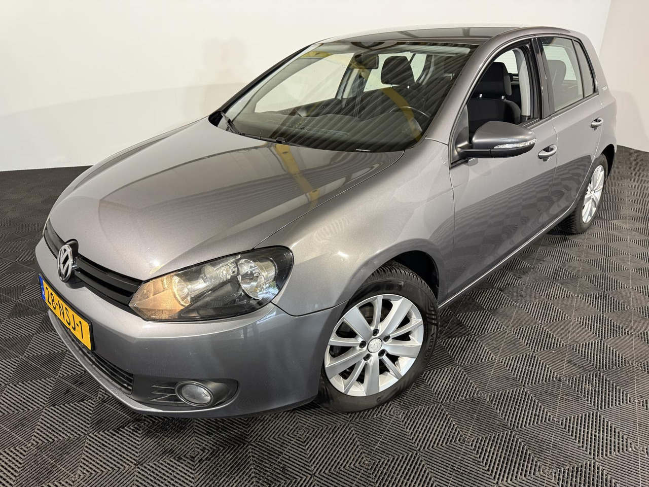 Volkswagen | Golf | 1.2 TSI Tour II BlueMotion | 2010 | 287.684 km | 28NSJ1 | Logisch - Hečbek: slika 1 Volkswagen | Golf | 1.2 TSI Tour II BlueMotion | 2010 | 287.684 km | 28NSJ1 | Logisch - Hečbek: slika 1
