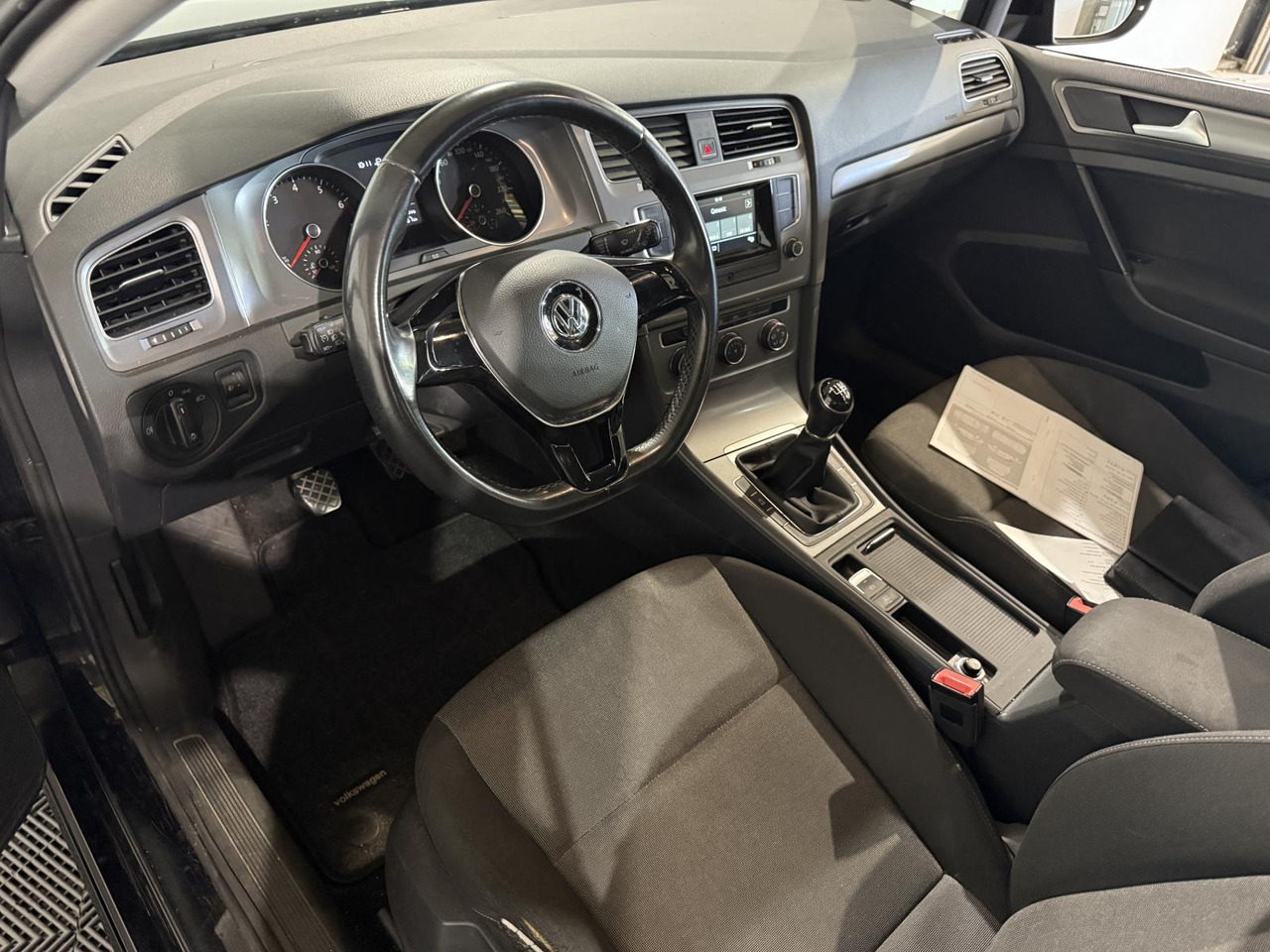 Volkswagen Golf 1.2 TSI Trendline | 2014 | 177.959 km | 4-SZB-60 - Hečbek: slika 5 Volkswagen Golf 1.2 TSI Trendline | 2014 | 177.959 km | 4-SZB-60 - Hečbek: slika 5
