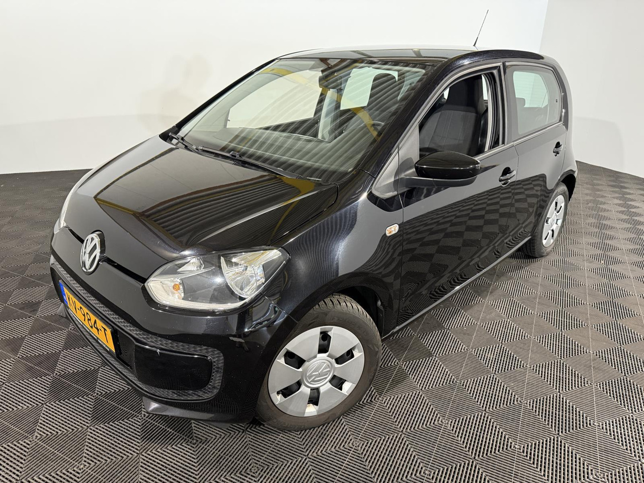 Volkswagen Up 1.0 Move up! BlueMotion | 2015 | 169.625 km | KV-984-T - Hečbek: slika 1 Volkswagen Up 1.0 Move up! BlueMotion | 2015 | 169.625 km | KV-984-T - Hečbek: slika 1