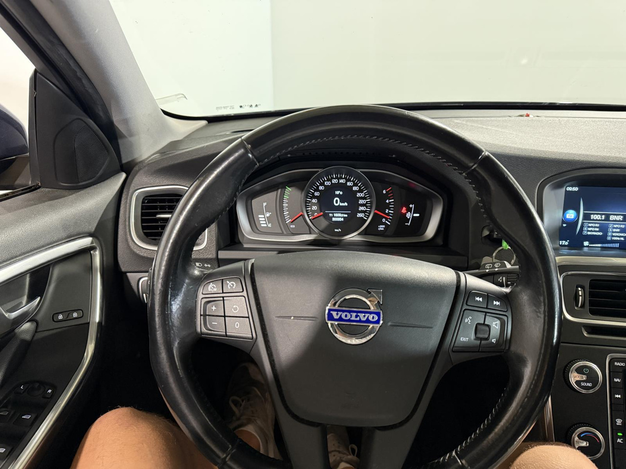 Volvo | V60 | 2.0 D4 Kinetic | 2015 | 300.854 km | GD145P | Logisch - Automobil: slika 5 Volvo | V60 | 2.0 D4 Kinetic | 2015 | 300.854 km | GD145P | Logisch - Automobil: slika 5