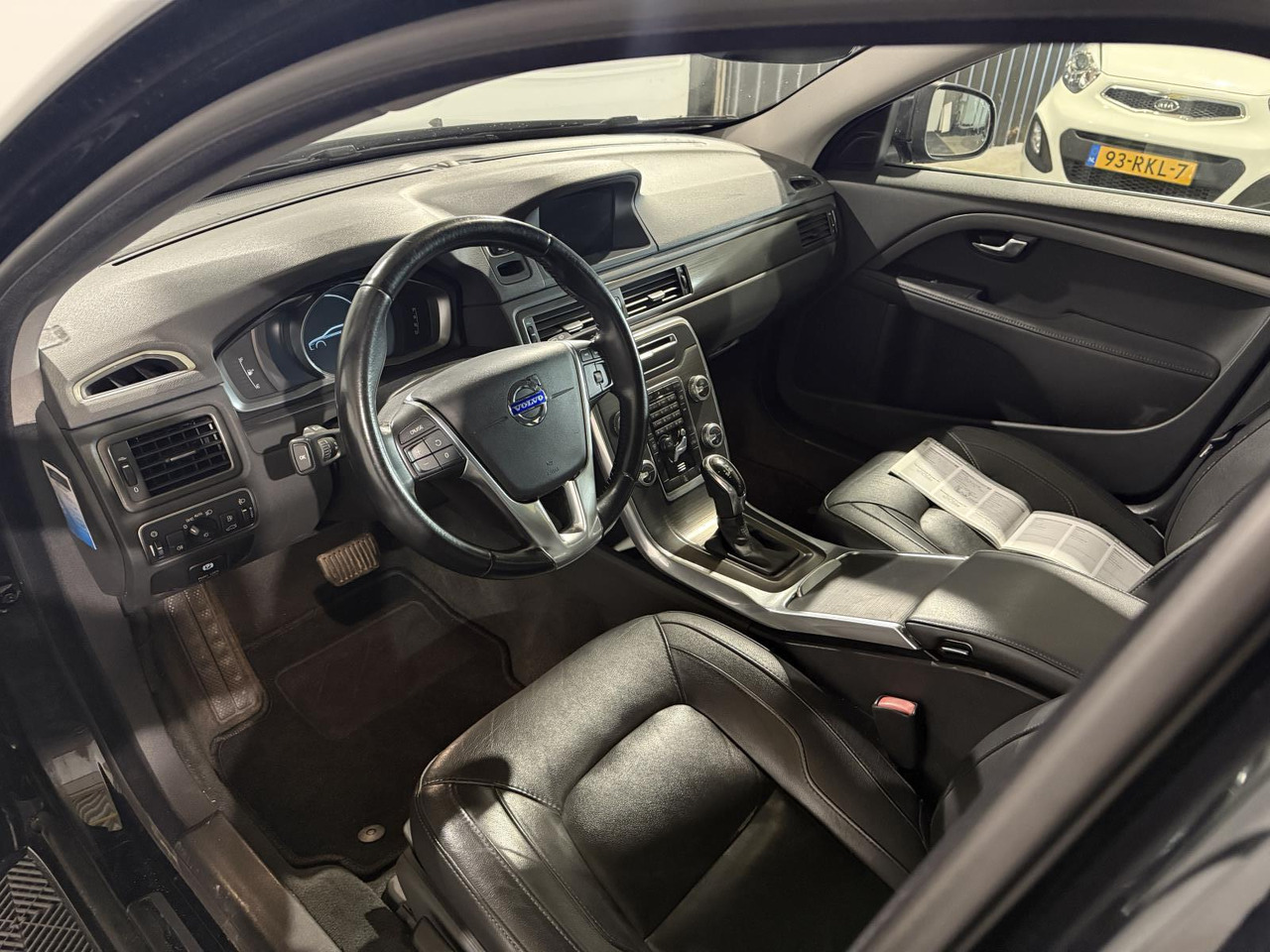 Volvo | V70 | 1.6 D2 Nordic+ | 2014 | 234.121 km | 1XBG53 | Logisch - Automobil: slika 4 Volvo | V70 | 1.6 D2 Nordic+ | 2014 | 234.121 km | 1XBG53 | Logisch - Automobil: slika 4