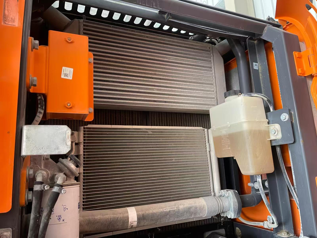 DOOSAN DX210 - Bager točkaš: slika 2 DOOSAN DX210 - Bager točkaš: slika 2