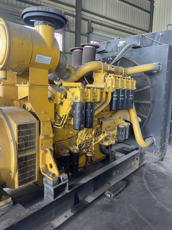 KOMATSU SAA12V140 - Motor: slika 1 KOMATSU SAA12V140 - Motor: slika 1