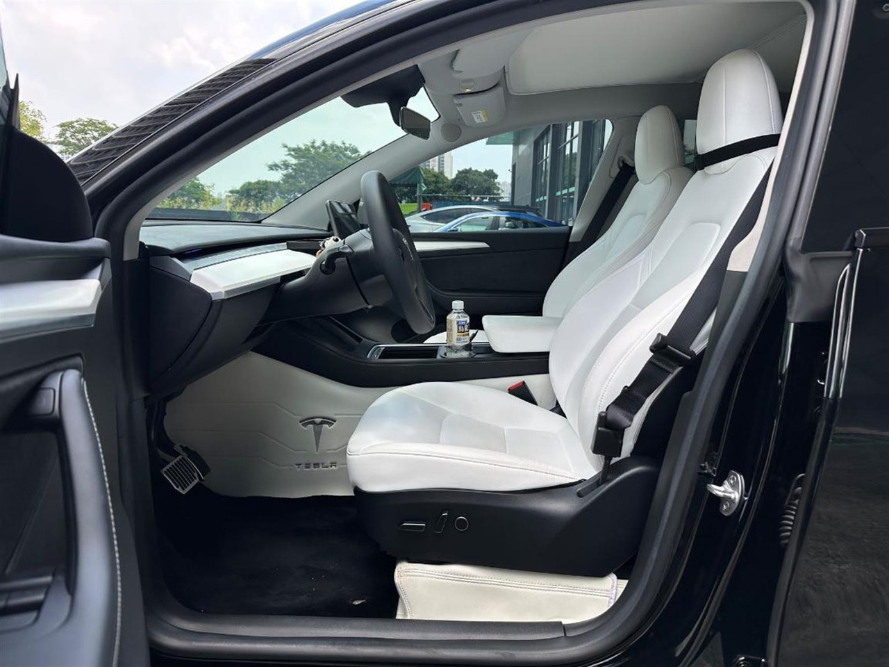 TESLA MODEL Y - Automobil: slika 2 TESLA MODEL Y - Automobil: slika 2