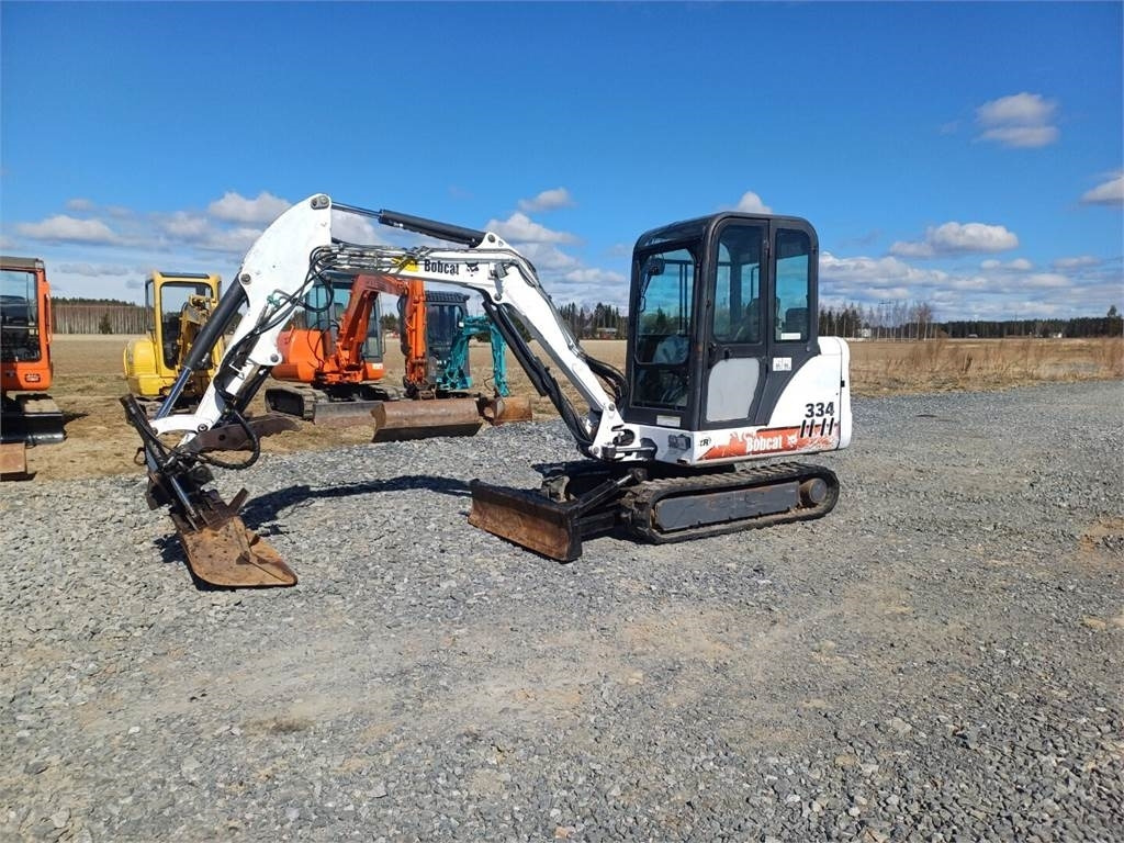 Bobcat 334 kallistajalla - Mini bager: slika 1 Bobcat 334 kallistajalla - Mini bager: slika 1