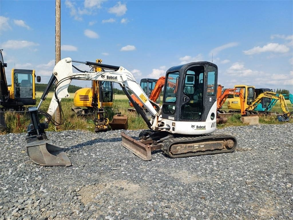 Bobcat 430hag kallistuvalla liittimellä - Mini bager: slika 1 Bobcat 430hag kallistuvalla liittimellä - Mini bager: slika 1