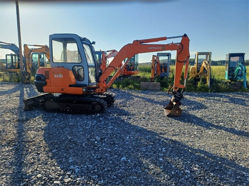 Hitachi EX35 kauhan kallistaja - Mini bager: slika 4 Hitachi EX35 kauhan kallistaja - Mini bager: slika 4