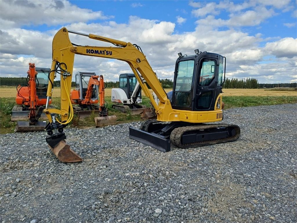 Komatsu PC55mr2 kallistuvalla liittimellä - Mini bager: slika 1 Komatsu PC55mr2 kallistuvalla liittimellä - Mini bager: slika 1