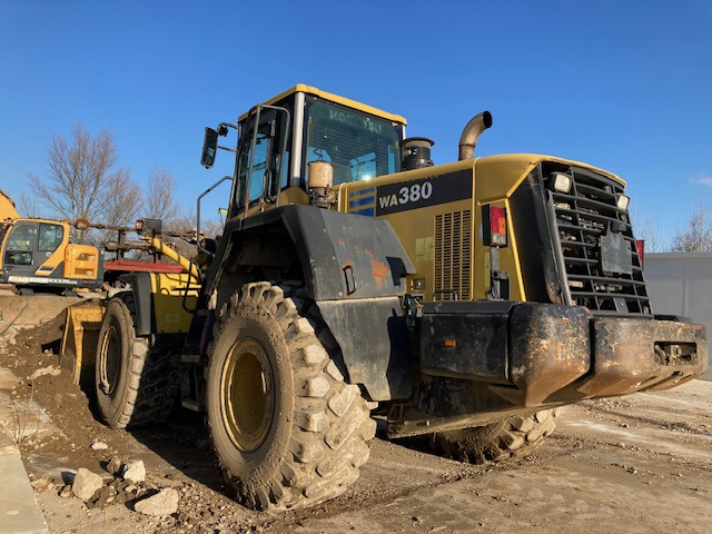 CHARGEUSE SUR PNEUS KOMATSU WA 380-5H - Utovarivač točkaš: slika 3 CHARGEUSE SUR PNEUS KOMATSU WA 380-5H - Utovarivač točkaš: slika 3